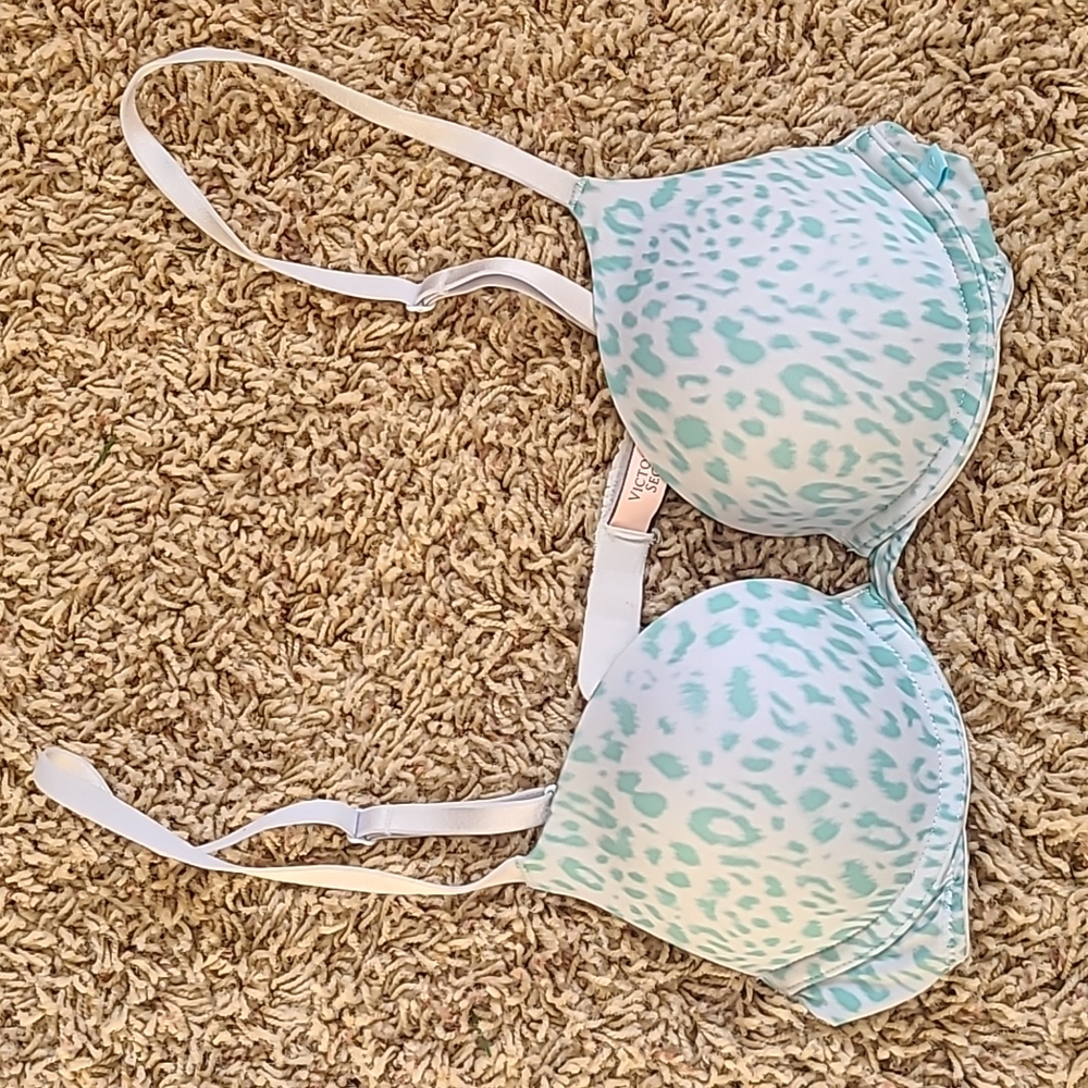 Victoria's Secret 32B Bra